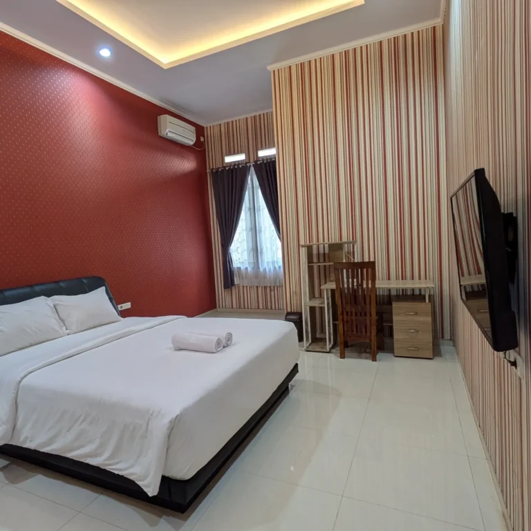 PXL_20251031_063522796.RAW-01.COVER