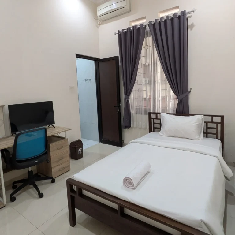 PXL_20251031_071351173.RAW-01.COVER