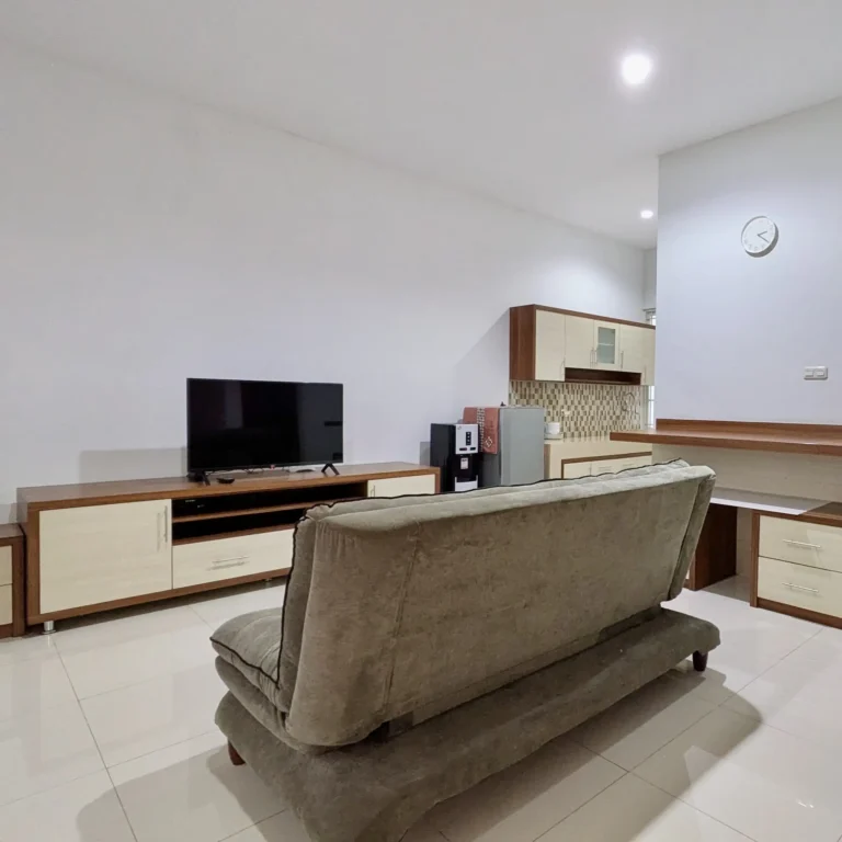 PXL_20251107_072220373.RAW-01.COVER