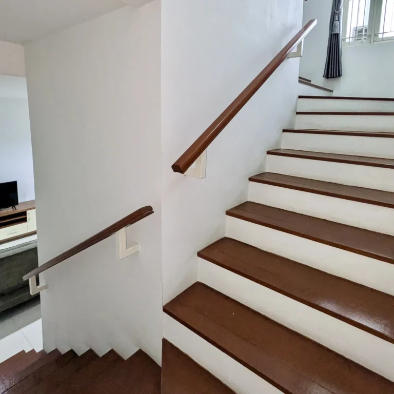 PXL_20251107_072500889.RAW-01.COVER